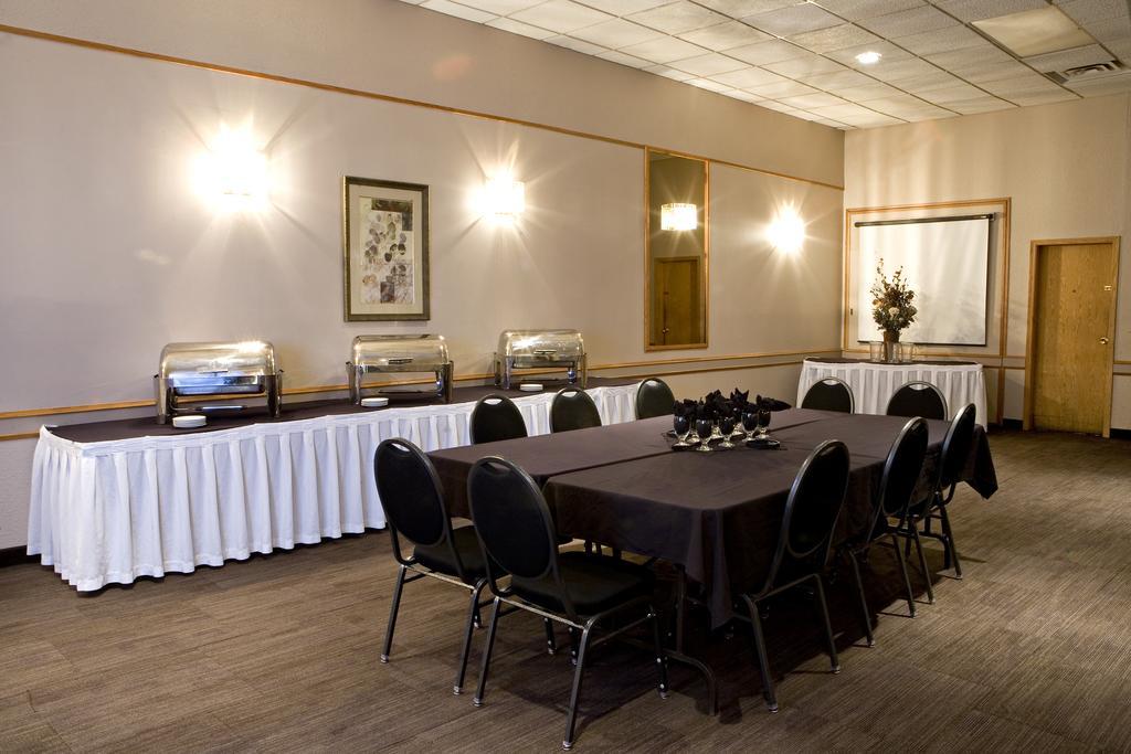 Heritage Inn Hotel & Convention Centre - Moose Jaw Restaurant bilde